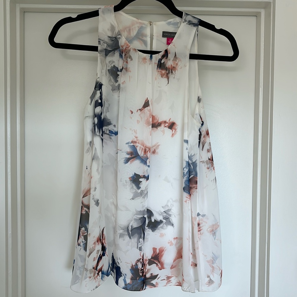 Vince Camuto, XS, White flowy spring/summer blouse